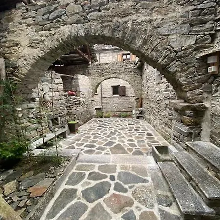 In Casa Medievale Appartement Montecrestese